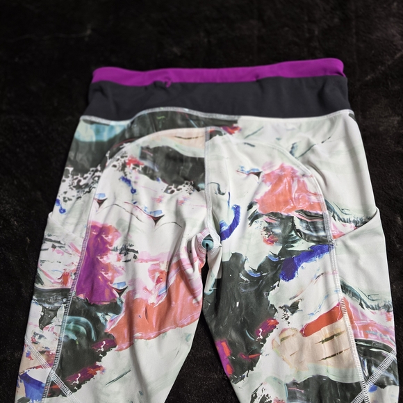 lululemon athletica Purple and Gray Abstract Leggings - Picture 6 of 8